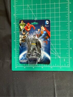 DC Comics Batman Figurine - Black with Yellow Belt